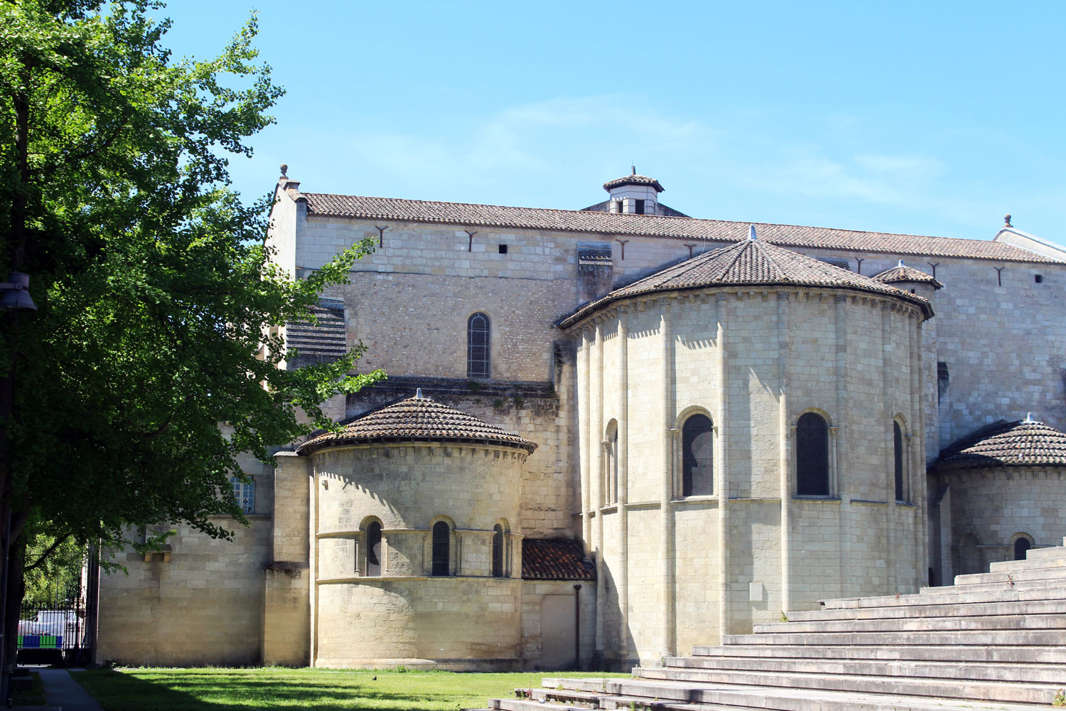Bordeaux quartier historique Sainte-Croix